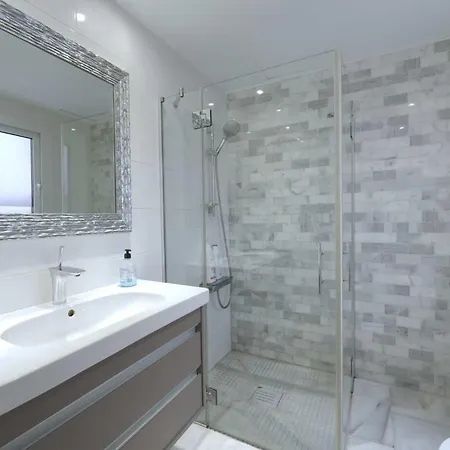 شقة 2039 Cozy Beachfront On Golden ماربيا