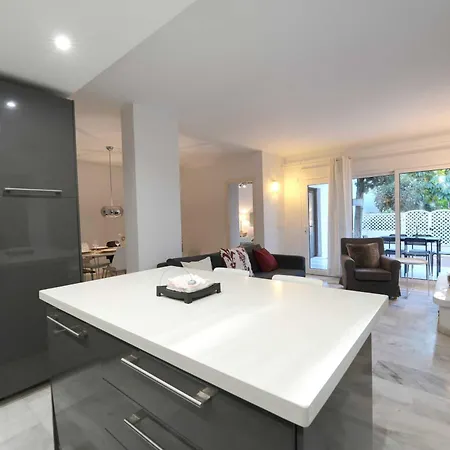 2039 Cozy Beachfront On Golden Marbella