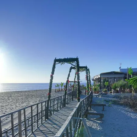 2039 Cozy Beachfront On Golden *